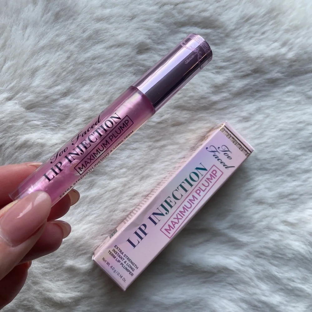 Too Faced Lip Injection Maximum Plump Extra Strength Hydrating Lip Plumper gloss
